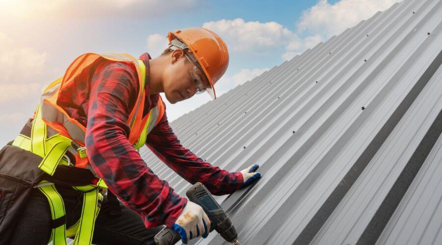 Professional Emergency Roof Repairs services in Larwill, IN